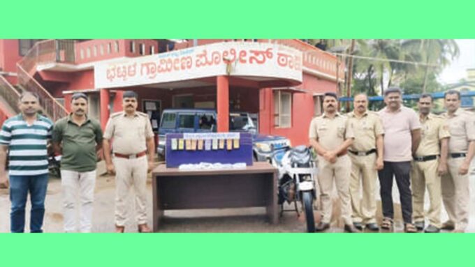 ಭಟ್ಕಳ ಶ್ರೀ ಕಂಚಿನ ದುರ್ಗಾ ದೇವಸ್ಥಾನದ ಹುಂಡಿ ಕಳ್ಳತನ ಪ್ರಕರಣದಲ್ಲಿ ಬಂಧಿತರಾದ ಇಬ್ಬರು