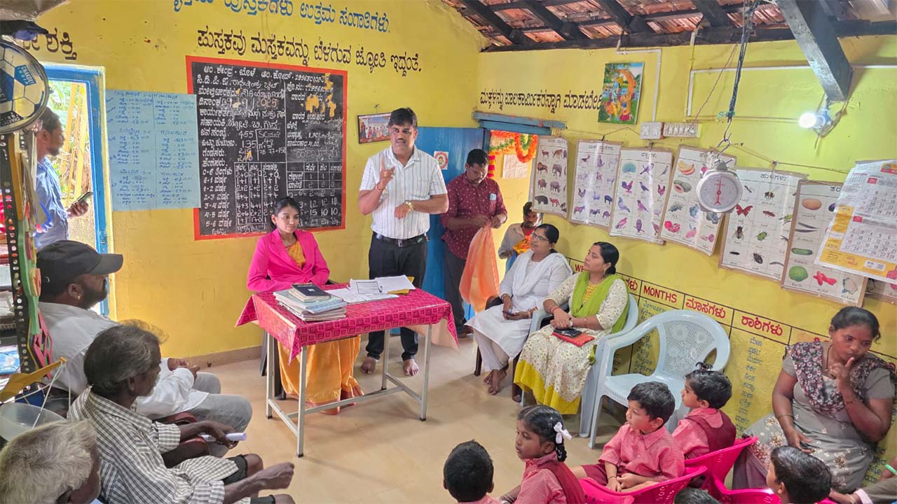 ಅರ್ಪಿತಾ ಬೆಲ್ಲದ್, ಸಿವಿಲ್ ನ್ಯಾಯಾಧೀಶೆ, ಬೋಳೆ ಗ್ರಾಮ ಎಸ್.ಸಿ ಕಾಲನಿ ಭೇಟಿ – ರಾಷ್ಟ್ರಕ್ಕಾಗಿ ಮಧ್ಯಸ್ಥಿಕೆ 90 ವಿಶೇಷ ಅಭಿಯಾನ ಕಾರ್ಯಕ್ರಮ